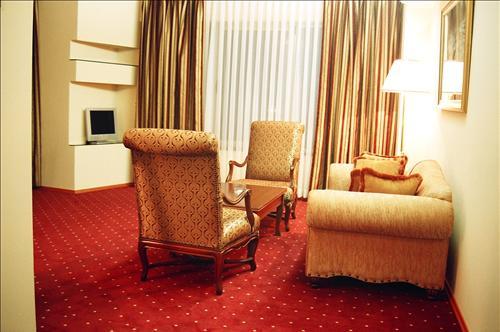 Stone Bridge Otel 4*